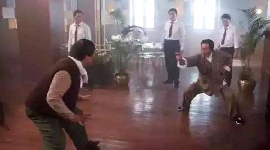 成龙元彪洪金宝甄子丹李连杰电影,李连杰和成龙的武打动作对比