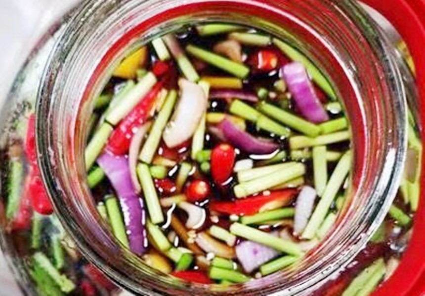 腌蒜薹洗好蒜苔晾多久,蒜薹怎么腌放得长久