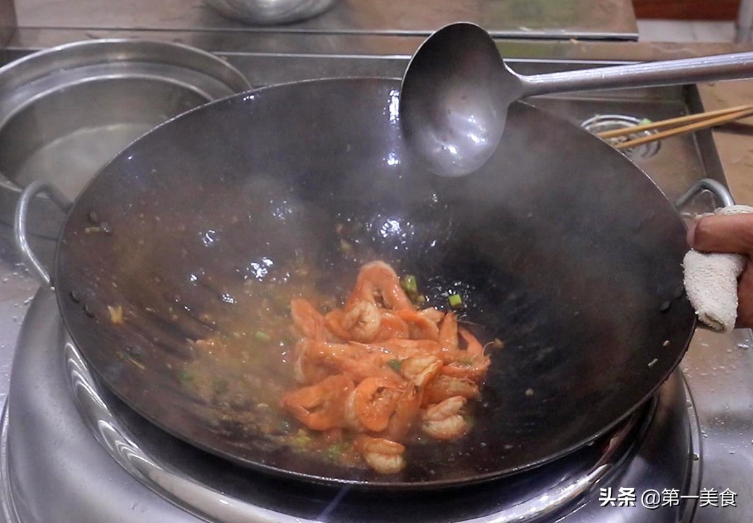 厨师教你家常油焖大虾做法,厨师长教你做油焖大虾