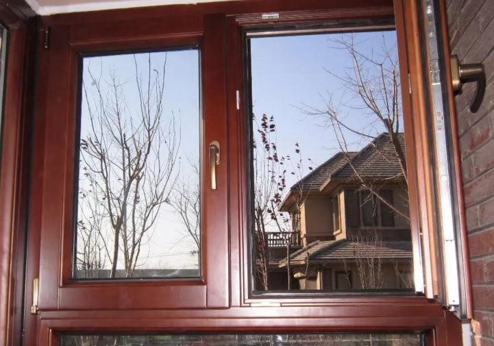 断桥铝和包木窗户哪个好,铝包木与断桥铝隔热隔音比较