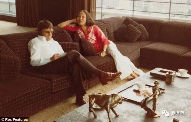 89岁前F1总裁宣布妻子怀孕。大女儿已65岁，妻子44岁整天买买买。