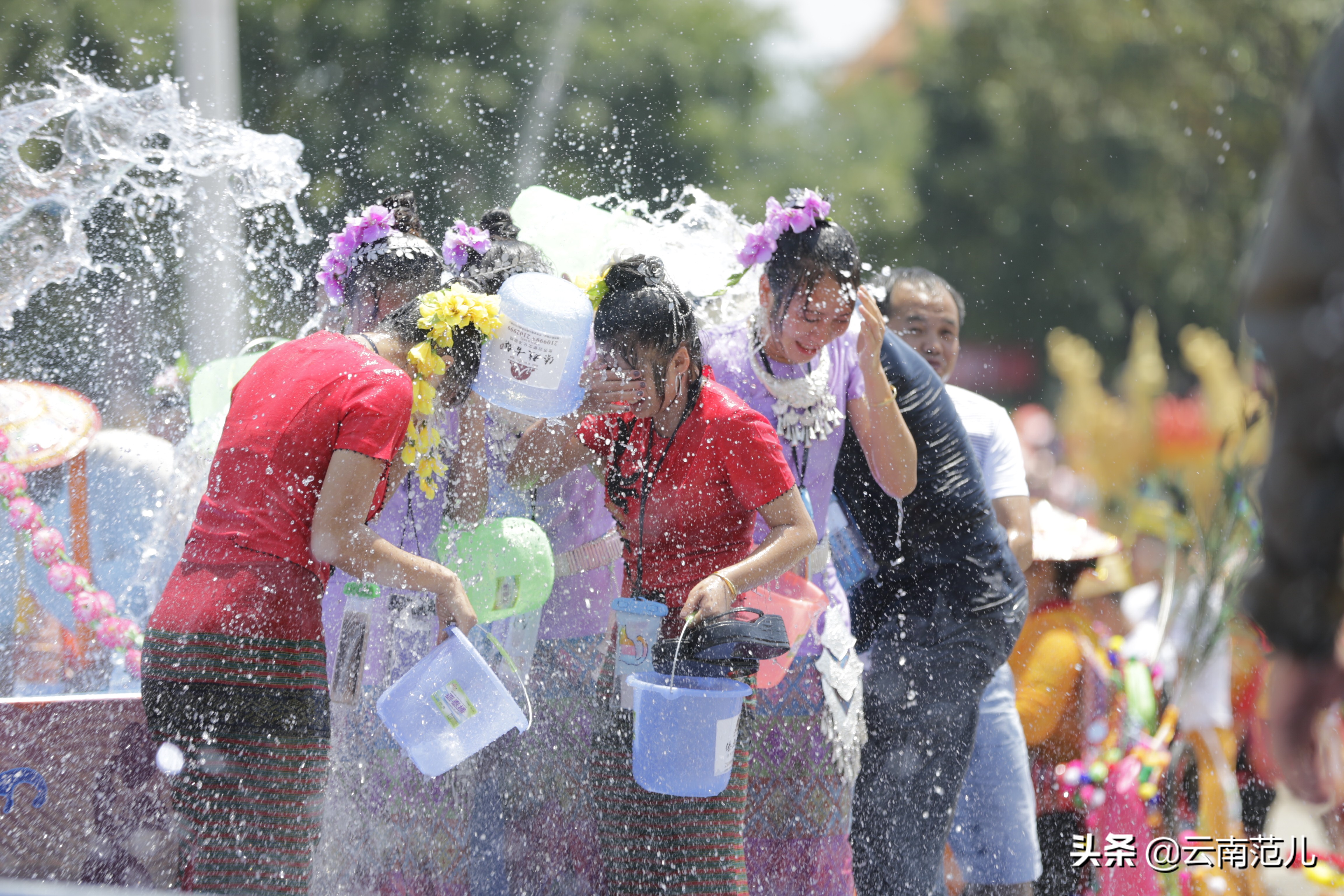 2017德宏芒市国际泼水狂欢节,不一样的德宏芒市泼水节