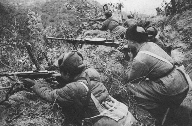 援朝期间黑商贩无孔不入：假药、劣质军鞋、腌菜掺沙子、肉汤罐头