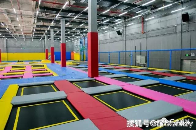 三水奥特莱斯探秘,新昌奥特莱斯是佛罗小镇吗