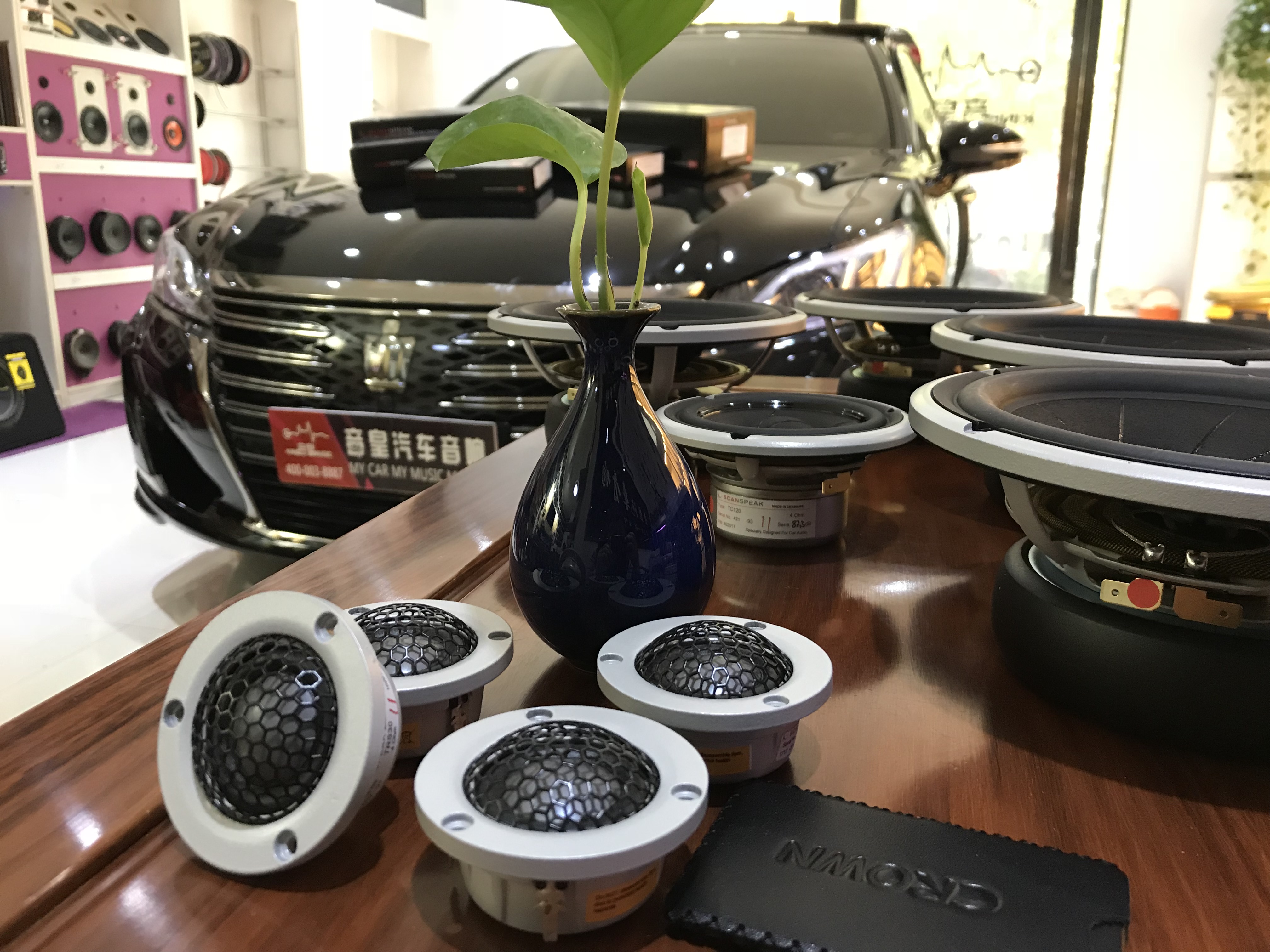 音皇丰田皇冠汽车音响改装桃木功放,视觉听觉双重享受