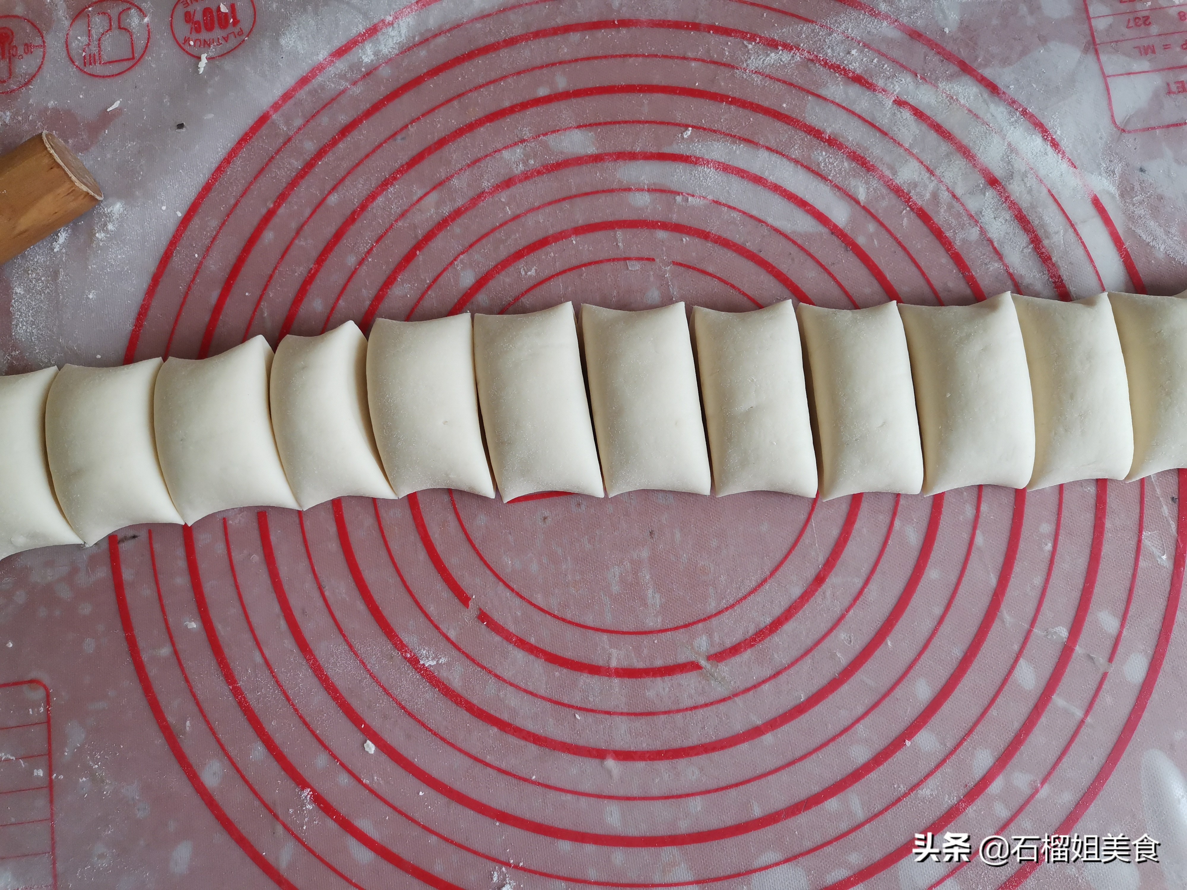 为什么蒸包子老是面烫了一样,包子馒头如何揉面才会蓬松