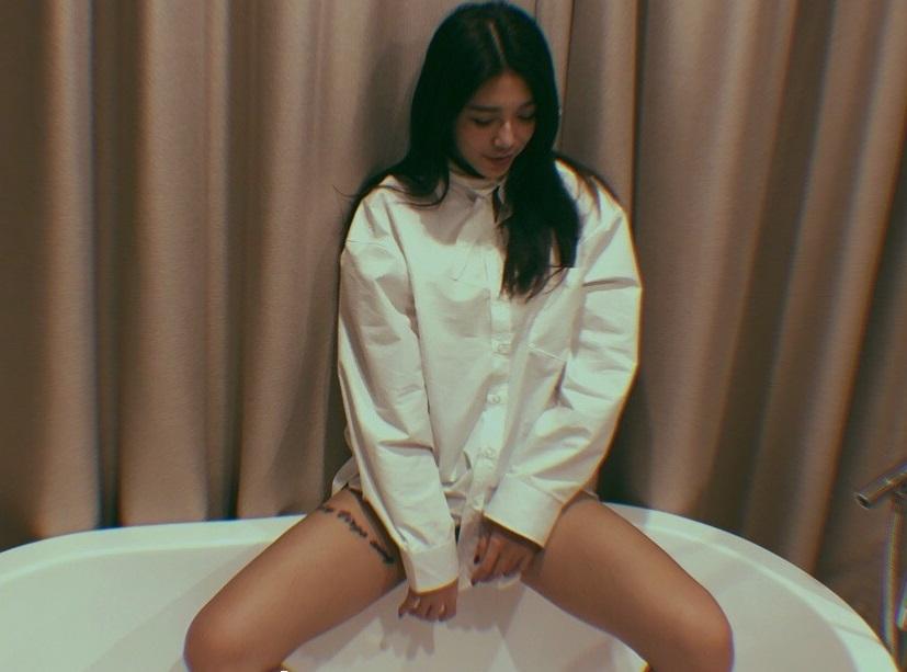 田径女神王美媛，曾因央视直播大火，纹身图案引遐想，退役做代购