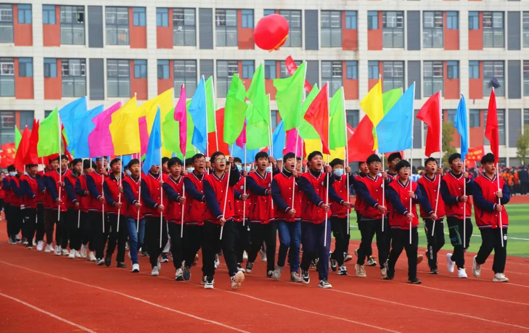 奔跑吧少年我校田径运动会开幕,奔跑吧少年全国中小学生运动会