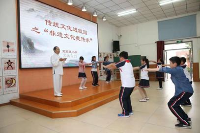 这才是传统武术通背拳,自学太极拳的拳法