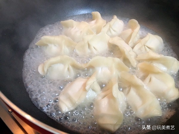 蒸饺子面水多了怎么办,如何煮饺子让饺子更好吃