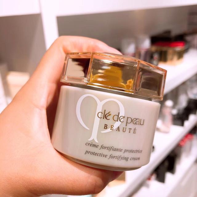 修护紧致提拉滋润保湿好用的面霜,18种抗皱紧致面霜排行榜