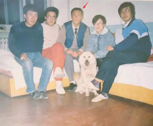 暖春小花爷爷葬礼,暖春小花的爷爷怎么去世的