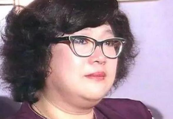 肥肥郑少秋郑欣宜,肥肥走后郑少秋管郑欣宜吗