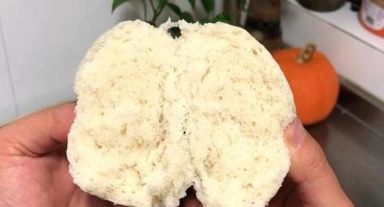 馒头、面包上有霉点,去掉之后还能继续吃吗?告诉你营养师的看法