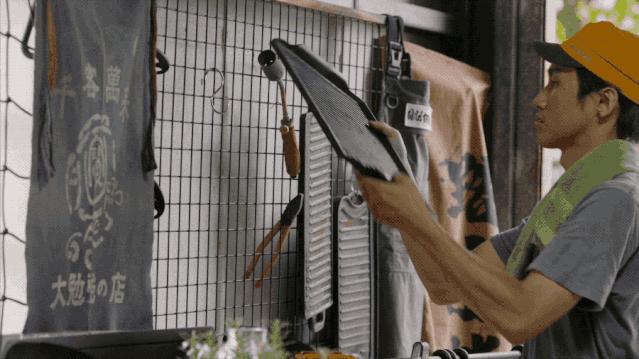 他把工作丢着，专找美景荒地吃饭：这是一天最好的时候