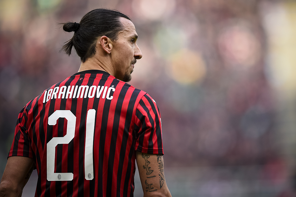 国米对战ac米兰卢卡库伊布,伊布染红国米米兰德比