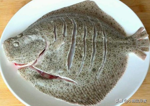 秘制鲜嫩入味清蒸多宝鱼做法,清蒸多宝鱼做法简单肉质鲜美滑嫩