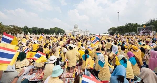 现在在泰国旅游穿什么衣服,泰国穿什么颜色衣服好看