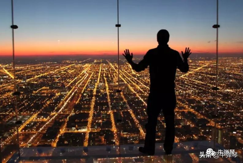 伟大祖国向勇攀高峰者致敬,大国风范致敬英雄