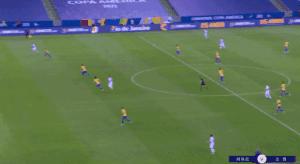 梅西第8次夺得金球奖全场起立,梅西7次金球奖获奖年份