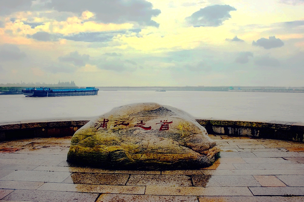 黄浦江是上海的母亲河全长114公里,上海母亲河黄浦江发源于哪个湖