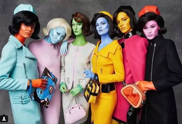 「布稀奇」和明星们的COS相比，你们万圣节的花手骷髅弱爆了