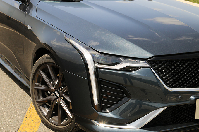 凯迪拉克ct4试驾评测视频,凯迪拉克ats跟ct4有什么区别