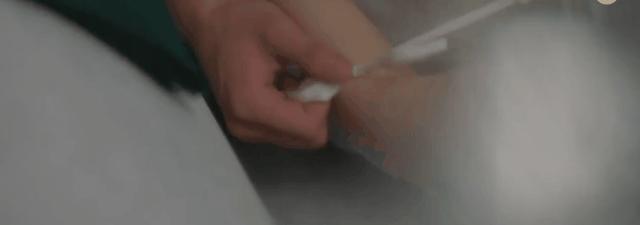 接吻尴尬吗,接吻尴尬场面