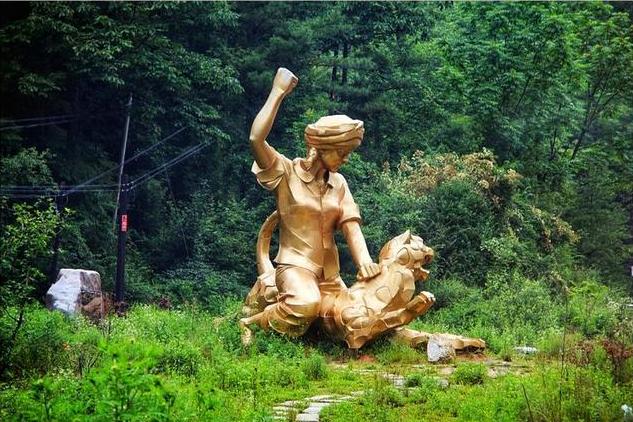 1975年湖北少女徒手打死老虎,19岁女孩徒手打死豹子