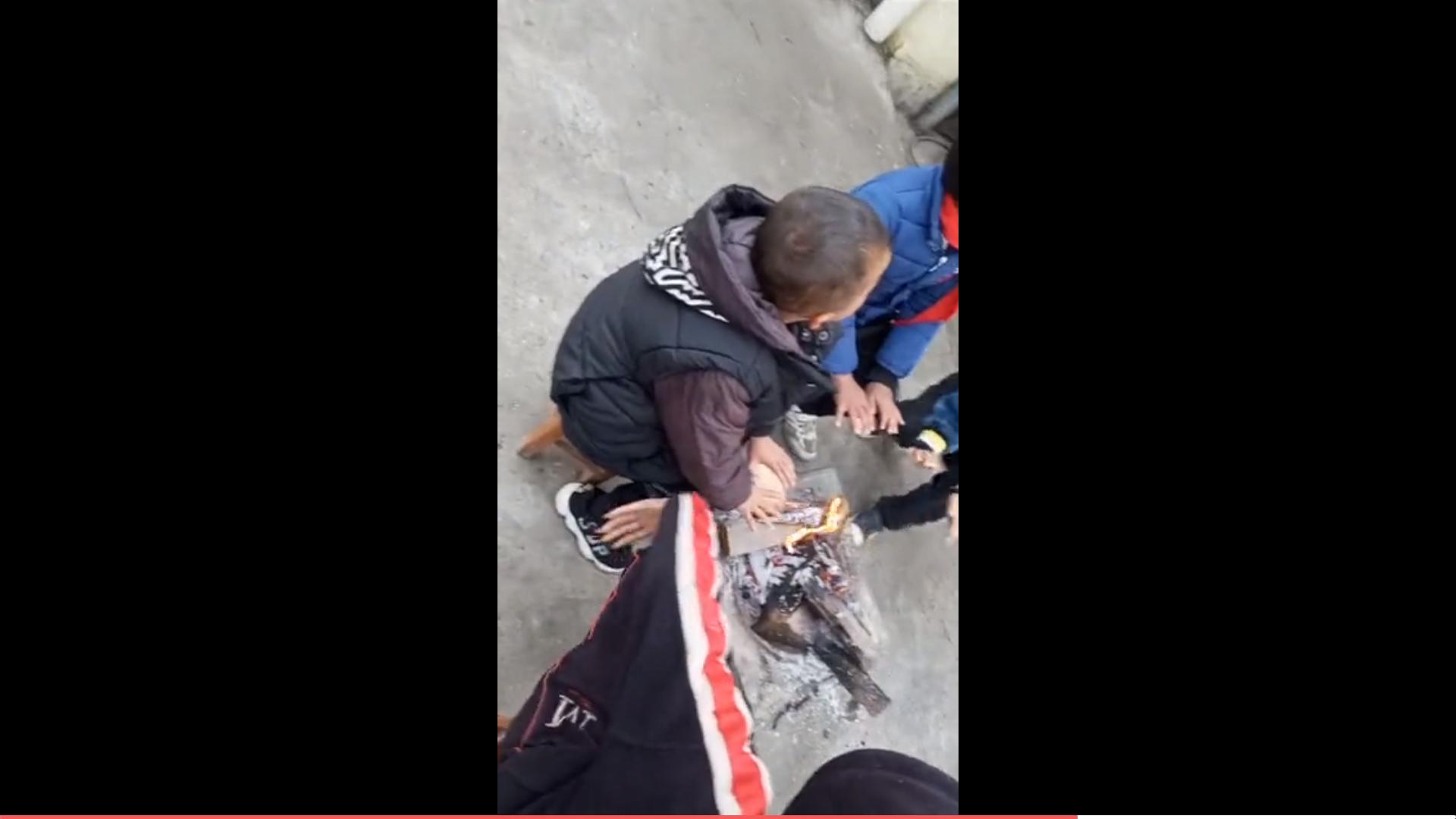 童年的火笼*表哥