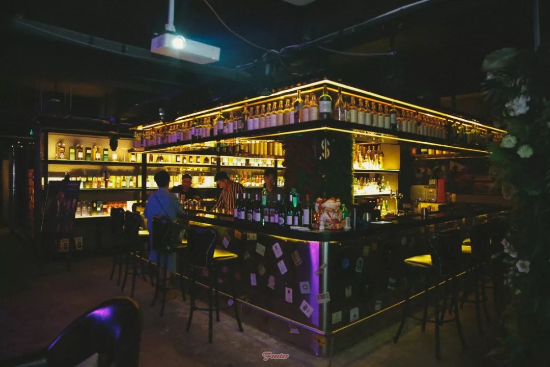 海口小众酒吧指南|放下手机,跟我喝酒去