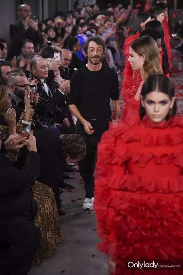 张艺兴valentino东京神图,张艺兴valentino秀场表演