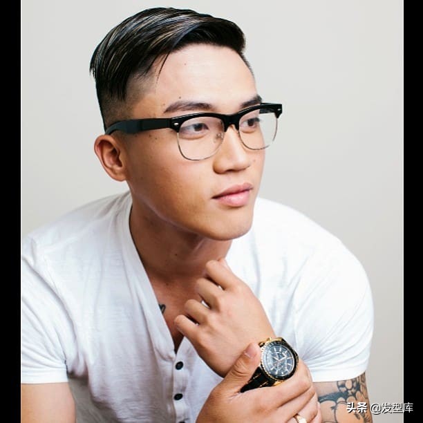 韩国男生的发型有哪些常见的款式,最流行的日式发型和韩式发型男士