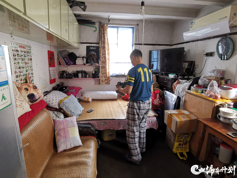 从激光枪到核子可乐，这群玩家在现实中还原了游戏大作《辐射》