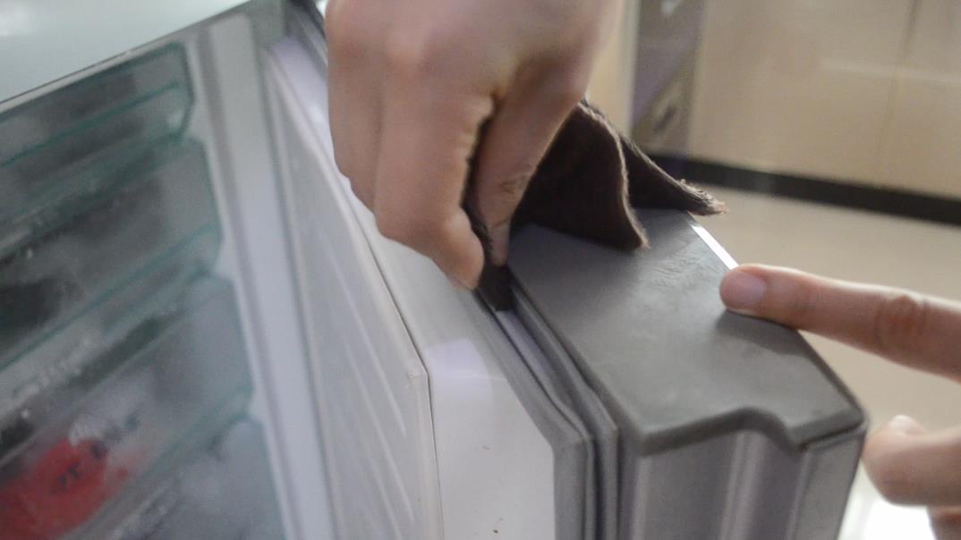 冰箱回气管结冰结霜怎么办,海尔冰箱结冰结霜怎么办教你一招