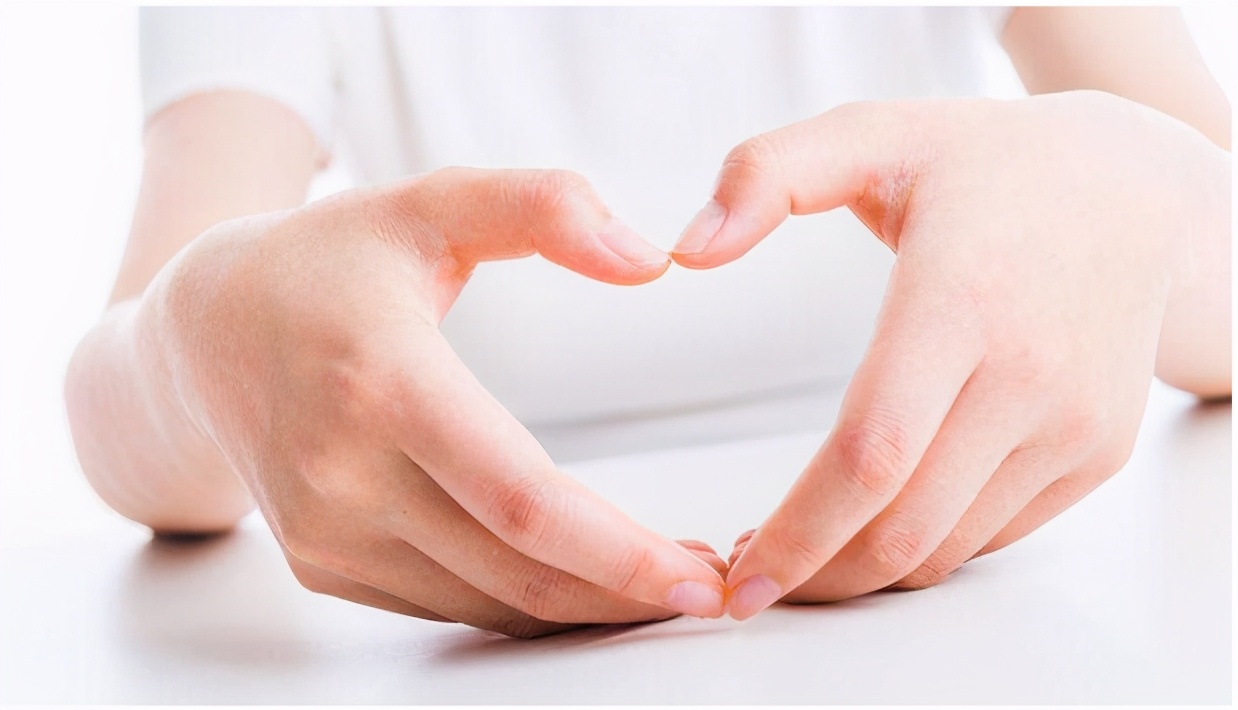 帮闺蜜带了罐奶粉，给我的钱是打折价，我回了一句话后，被拉黑了