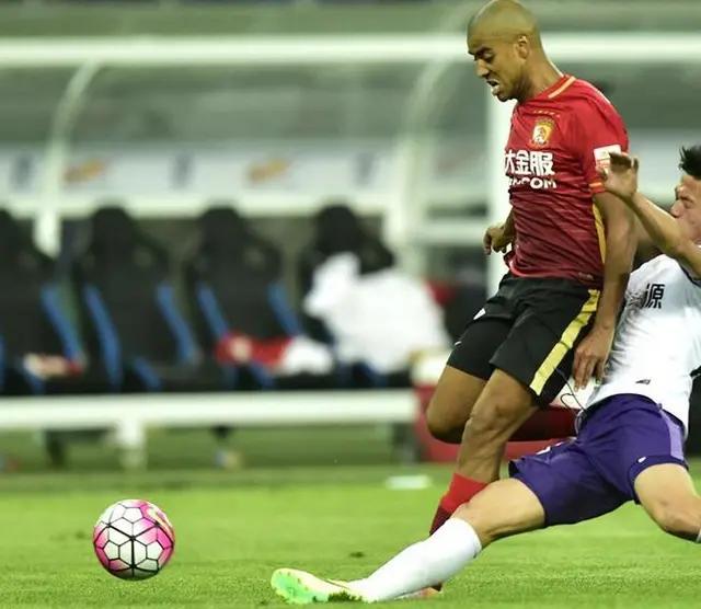 国足高超技术,12强赛期间阿兰对国足的投入