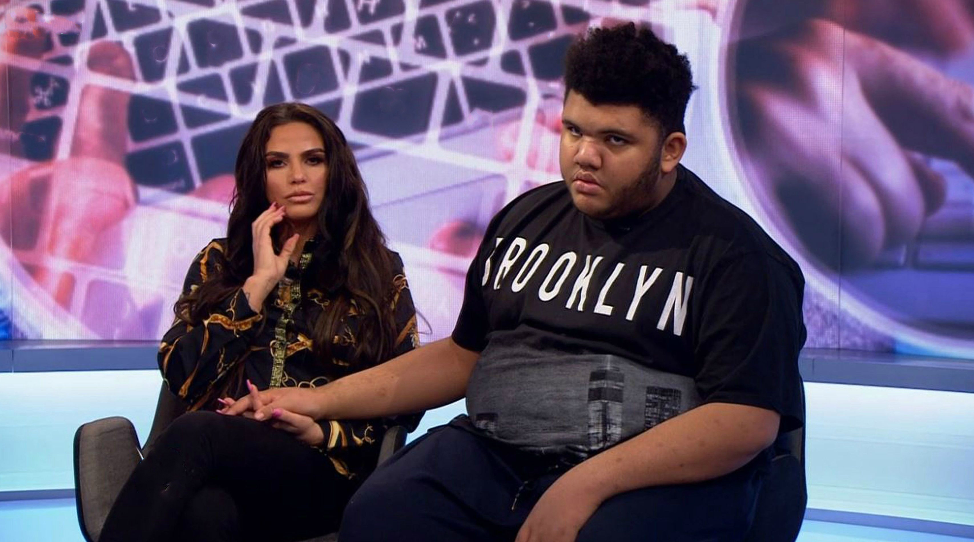 英国破产女星将出第7本自传，自曝隐私报复前夫，还有这2个目的