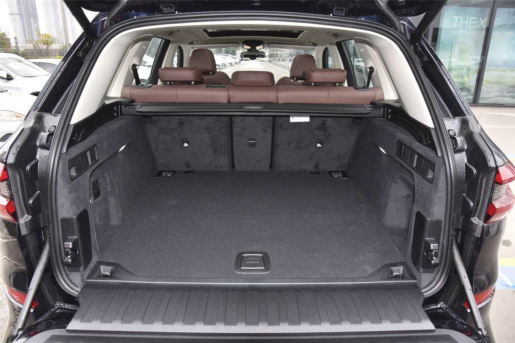 宝马x5m雷霆版2021款油耗,宝马x5油耗2.0t一公里是多少