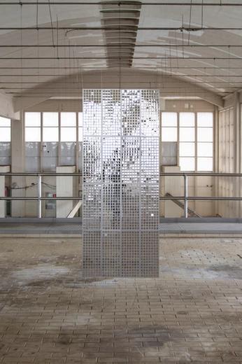 设计师用“纸”做了互动体验式墙纸！网友：不错哦，两天就坏了吧