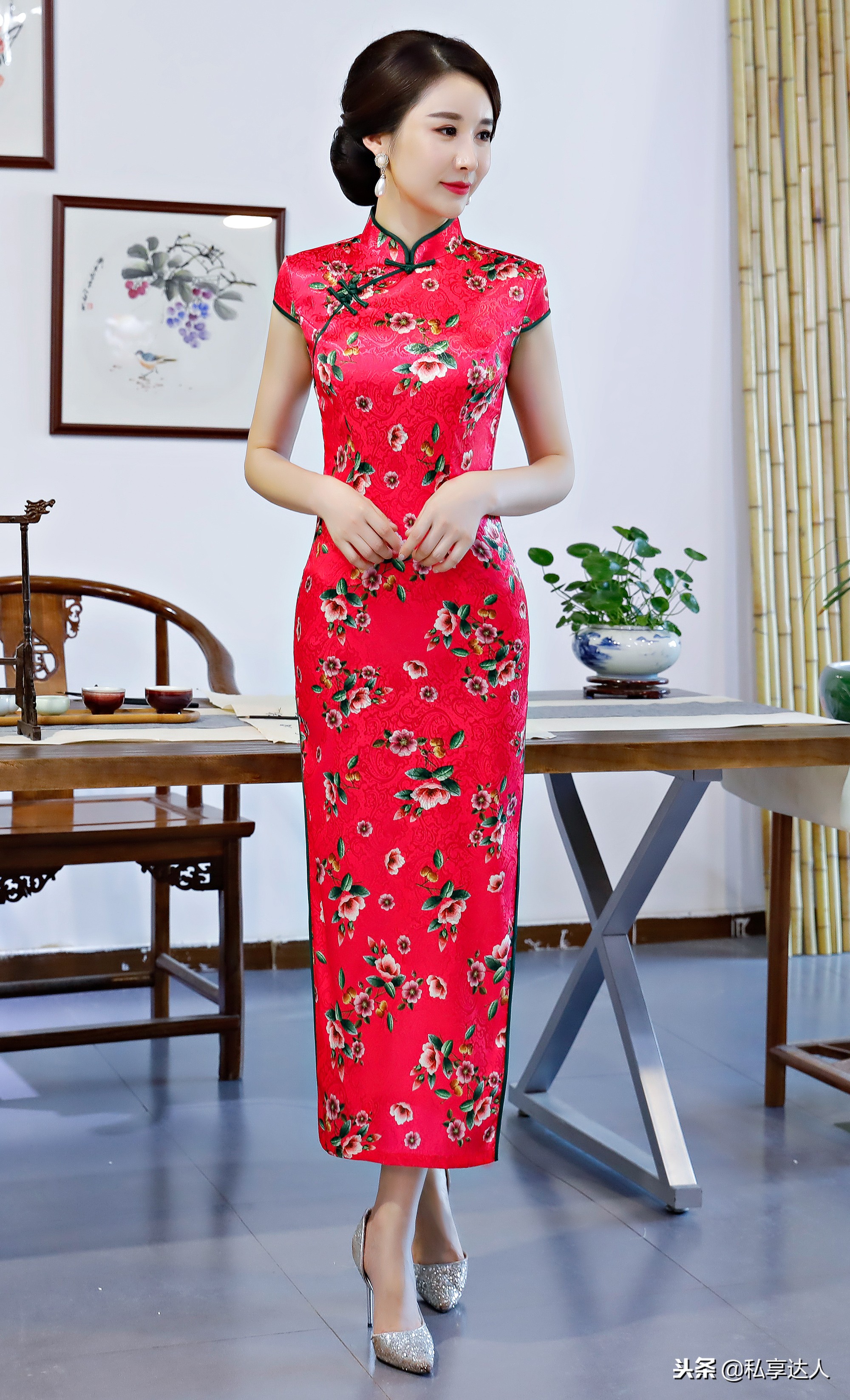 旗袍长款裙洋气高端,旗袍裙显出女性的温柔