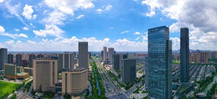 打破断供引爆区域蝶变，板块核心带泳池的公园住区即将开场