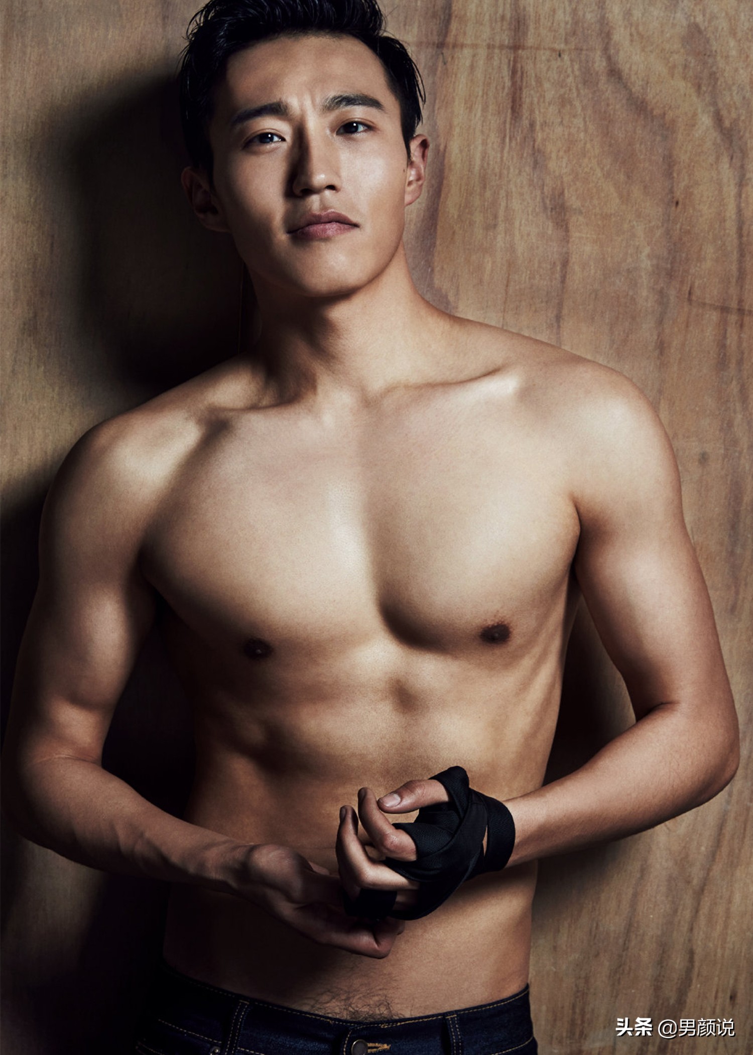 被赵薇带红，明明肌肉型男，却走谐星路线，演技好却平平：可惜！