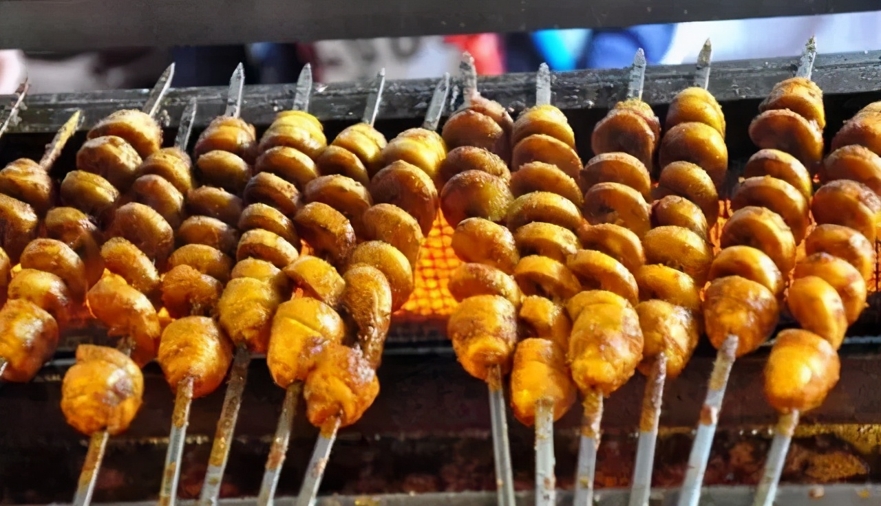 90后农村小夫妻做烤面筋创业成功,小夫妻创业故事