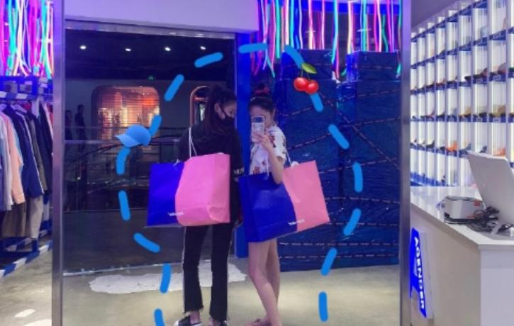 关晓彤鞠婧祎撞衫,周洁琼关晓彤泫雅同款