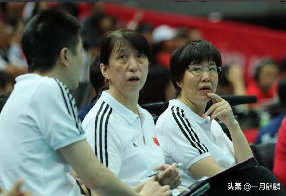 中国女排首先融入男排战术,中国女排严格的训练都有哪些
