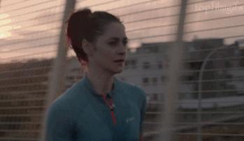 15岁小孩跑步后腿疼是什么原因,跑步几天后腿疼脚麻疼痛有针刺感