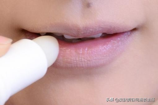 唇部干裂护理方法,嘴唇干裂起皮护唇推荐