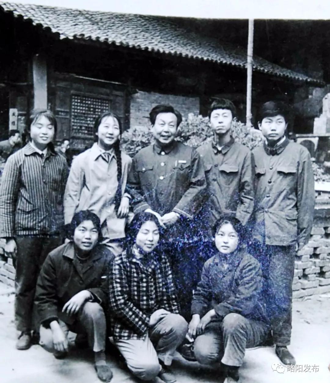 鐣ラ槼绾㈡棗涓,绾㈡棗瀛︽牎瀛︾敓鎴愰暱鍘嗙▼