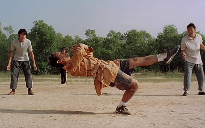 少林足球导演请4万名群演,少林足球需要周星驰敲镜头